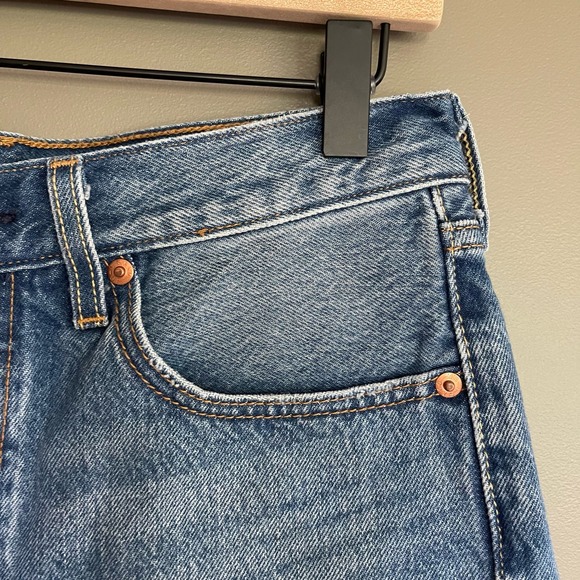 LEVI'S 501 Shorts Back To Your Heart Size 26 Cutoff Light Blue Rinse Distressed - Picture 5 of 16